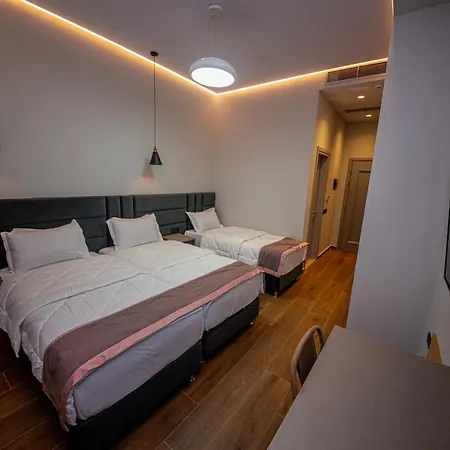 Center 4* Τίρανα