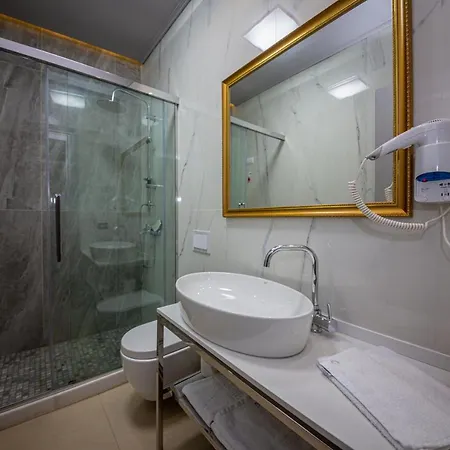 Center Ξενοδοχείο 4*