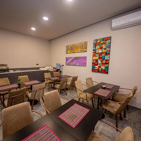 Center Ξενοδοχείο 4*