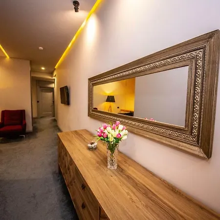 Center Ξενοδοχείο 4*