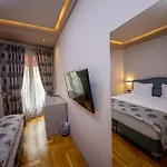 Center فندق 4*