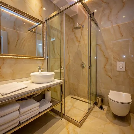 Center 4* Tirana