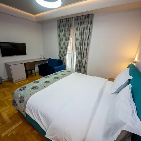 Center Hotel
